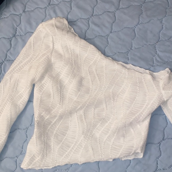 Size S - Picture 2 of 3